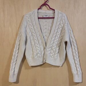 Abercrombie & Fitch Crop Ivory Cable Knit Cardigan. Small